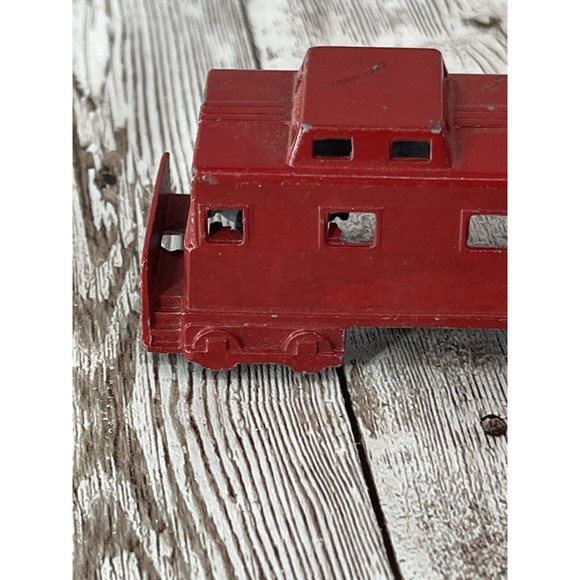Vintage Midgetoy Rockford Ill Metal Red Caboose Train Car 3" Made in USA - Picture 3 of 16